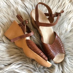 70’s Famolare Go-There VTG Brown Leather Sandals 8